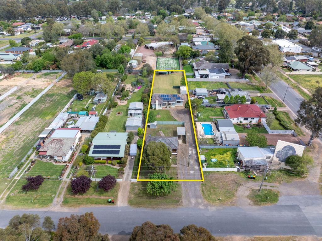 15 & 15a Gobur St, Euroa, VIC 3666
