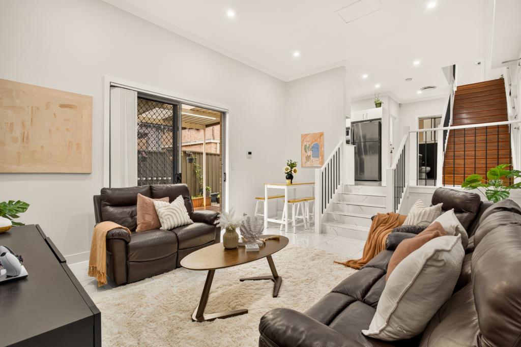 9/27C CARINYA RD, GIRRAWEEN, NSW 2145