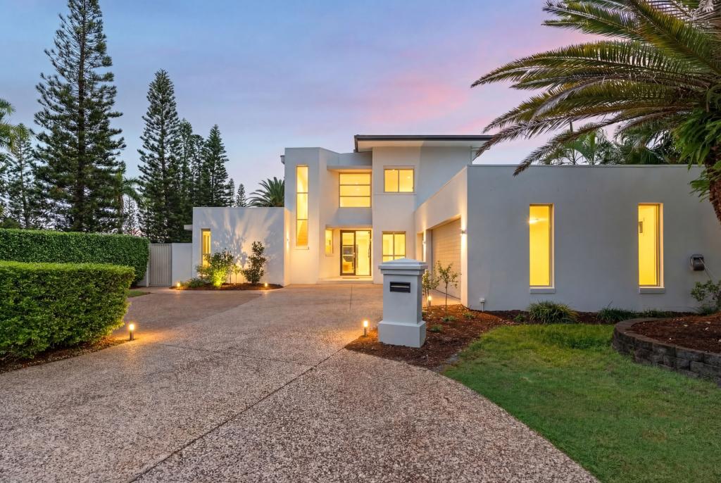 2301 Belmont Ct E, Hope Island, QLD 4212