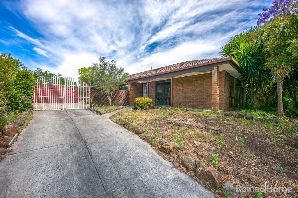 17 DUNROSSIL DR, SUNBURY, VIC 3429