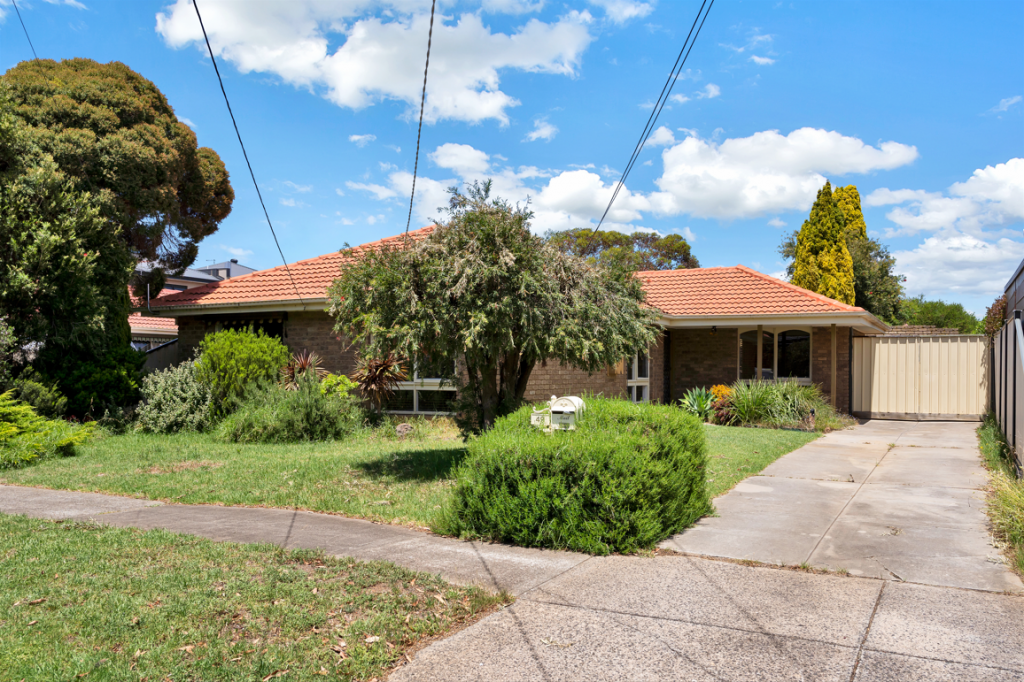 49 MANORVALE PDE, WERRIBEE, VIC 3030