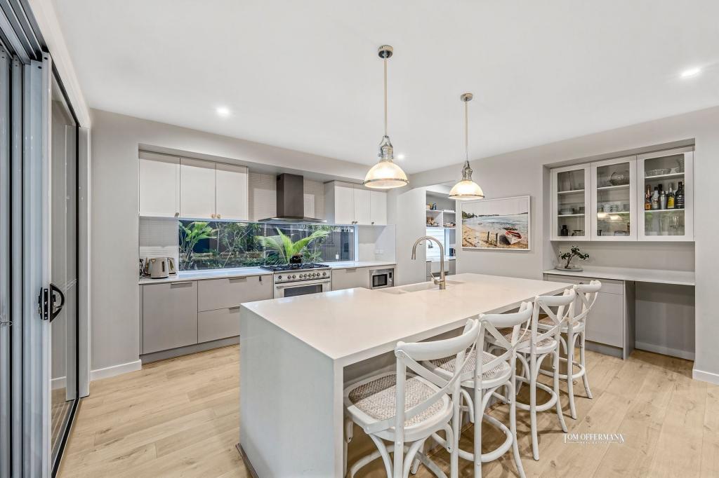 54 Tarina St, Noosa Heads, QLD 4567