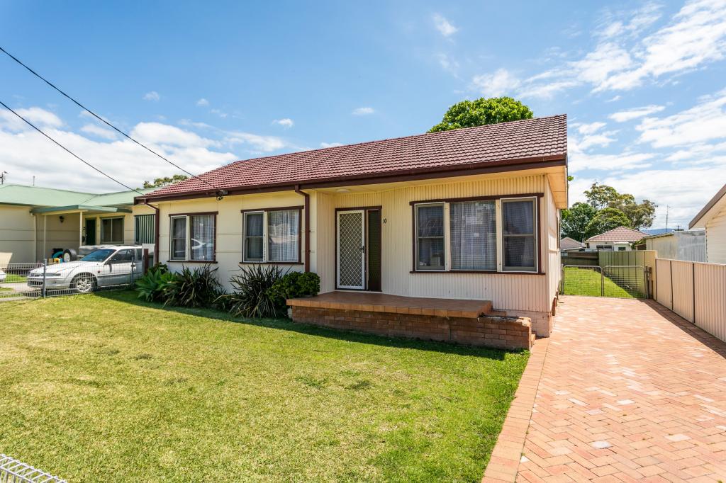 10 Antrim Ave, Warilla, NSW 2528