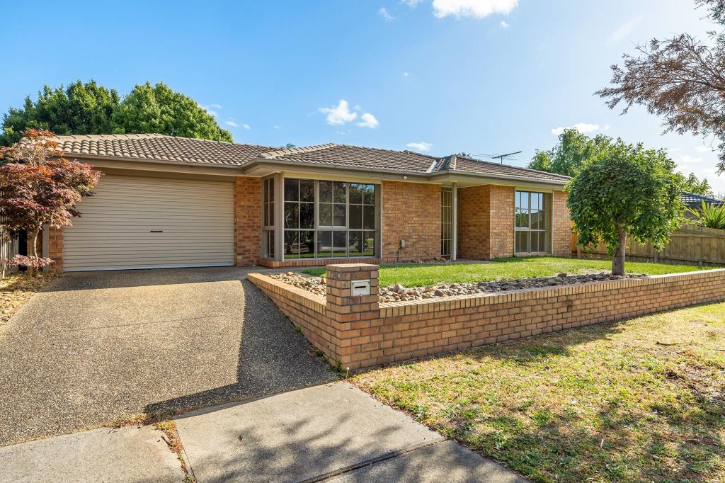 27 Frances Cres, Cranbourne North, VIC 3977