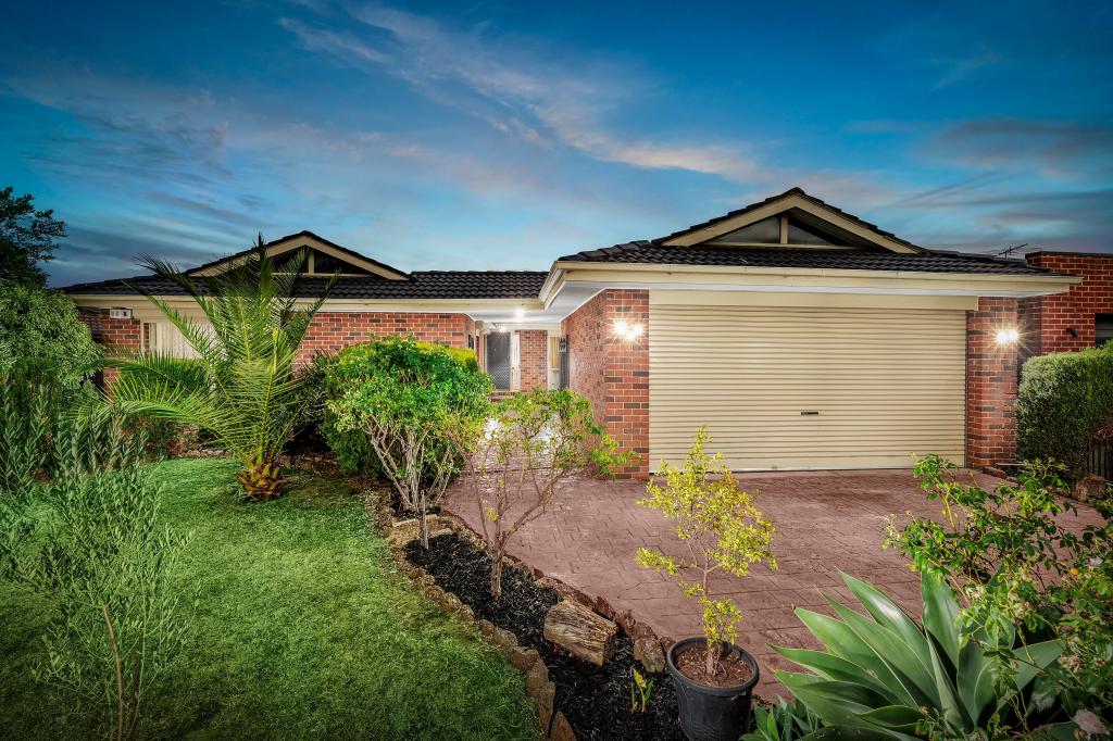 15 Hobson Cres, Mill Park, VIC 3082