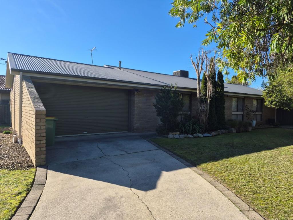 484 Henderson St, Lavington, NSW 2641