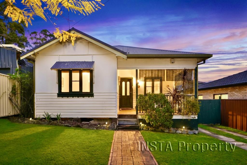 40 Hillcrest Ave, Greenacre, NSW 2190