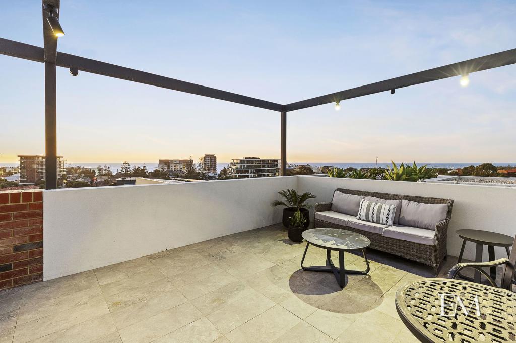 17c Nautilus Cres, Scarborough, WA 6019