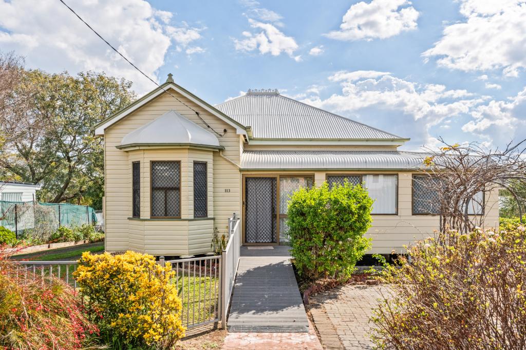 113 Mocatta St, Goombungee, QLD 4354