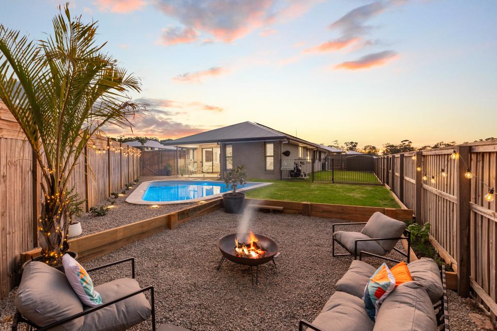 28 Scenic Dr, Southside, QLD 4570