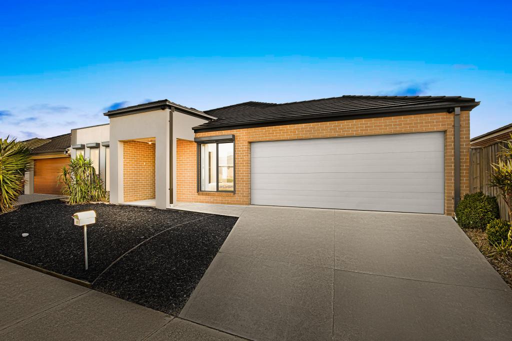 8 Dutch Ave, Manor Lakes, VIC 3024