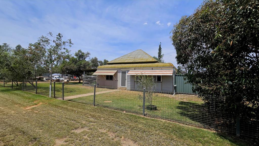 27 Mabel St, Cunnamulla, QLD 4490