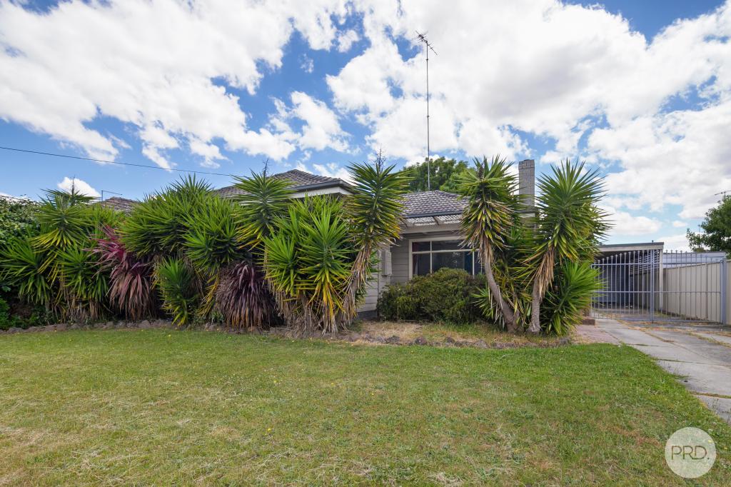 17 ERCIL ST, WENDOUREE, VIC 3355