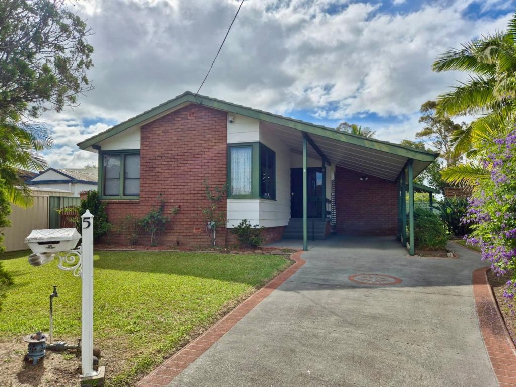 5 Bataan St, Nowra, NSW 2541