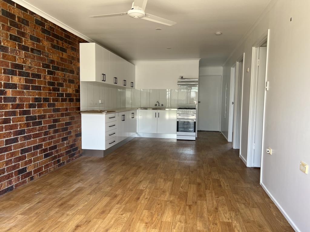 2/198 Cambridge St, Granville, QLD 4650