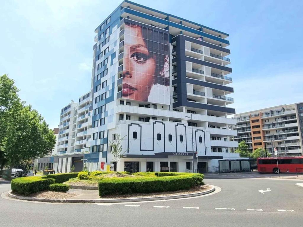 A802/8 THE CRESCENT, FAIRFIELD, NSW 2165