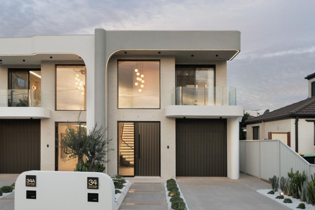 34 BARTON ST, SMITHFIELD, NSW 2164