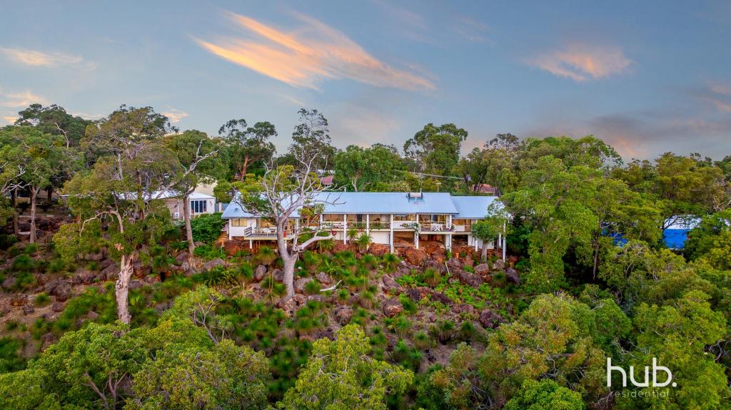 11 Sunset Cres, Kalamunda, WA 6076