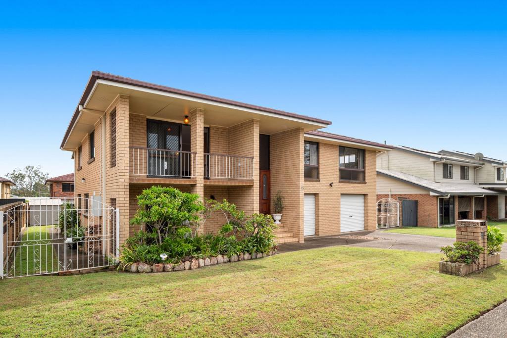 15 Bedivere St, Carindale, QLD 4152
