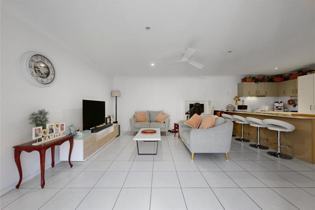 1/12 WATERFERN DR, CABOOLTURE, QLD 4510