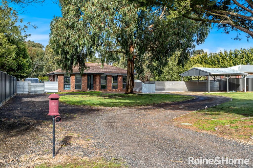 7 Regan Dr, Romsey, VIC 3434