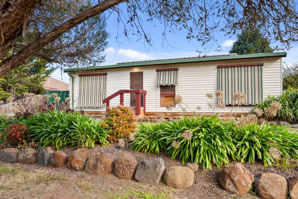 10 Harvey St, Darley, VIC 3340