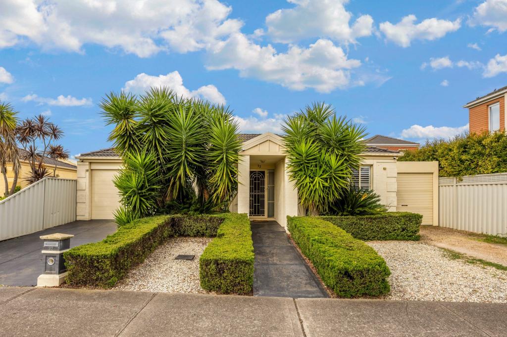 32 The Parkway, Caroline Springs, VIC 3023
