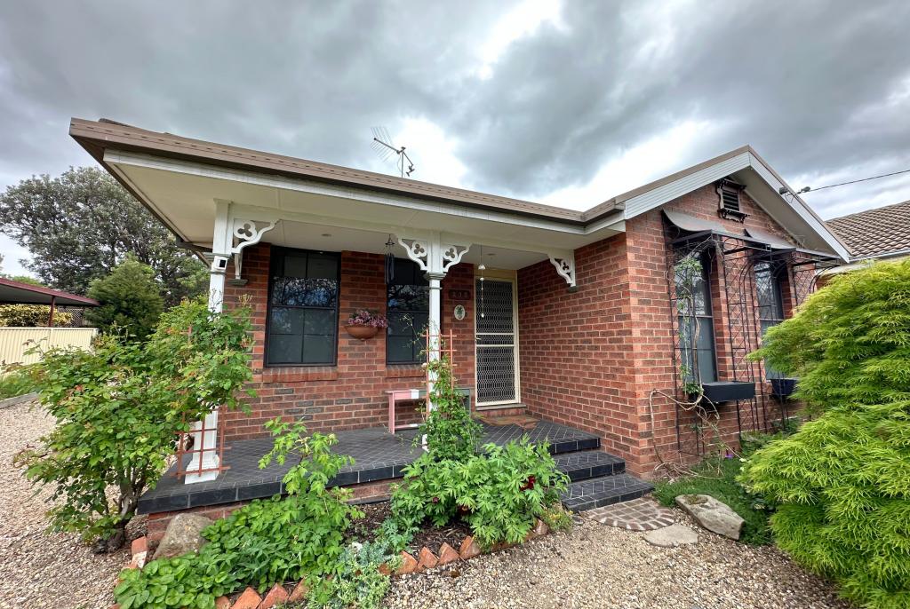235 Stewart St, Bathurst, NSW 2795