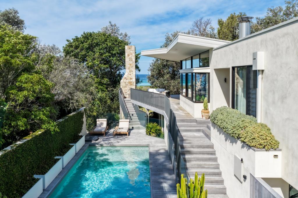 10 Mitchell Pde, Mollymook Beach, NSW 2539