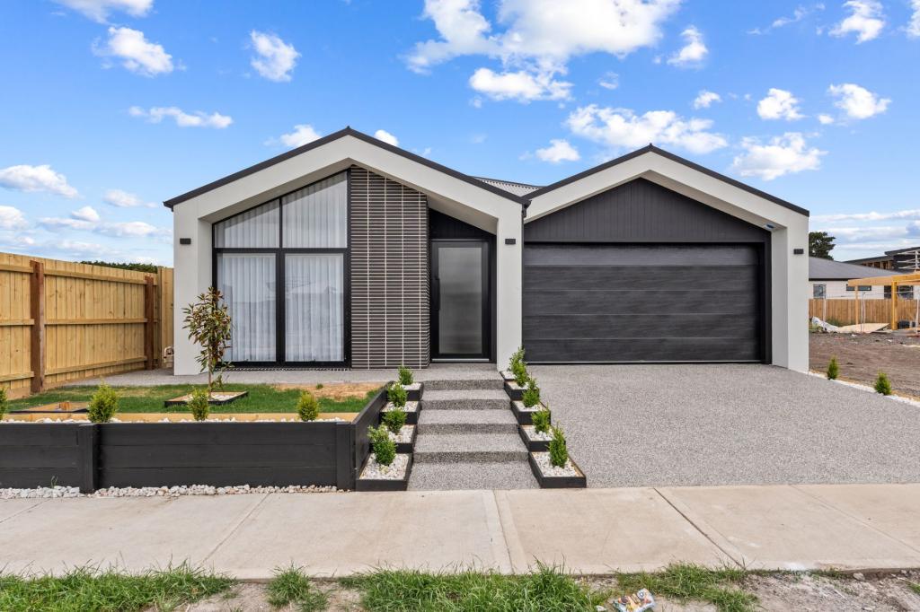 22 FENWAY RD, GREENVALE, VIC 3059