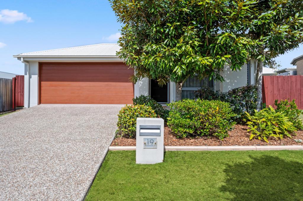 19 COOLOOLA CCT, WARNER, QLD 4500