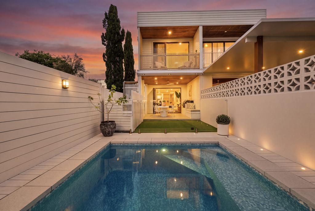 2/152 CYPRESS TCE, PALM BEACH, QLD 4221