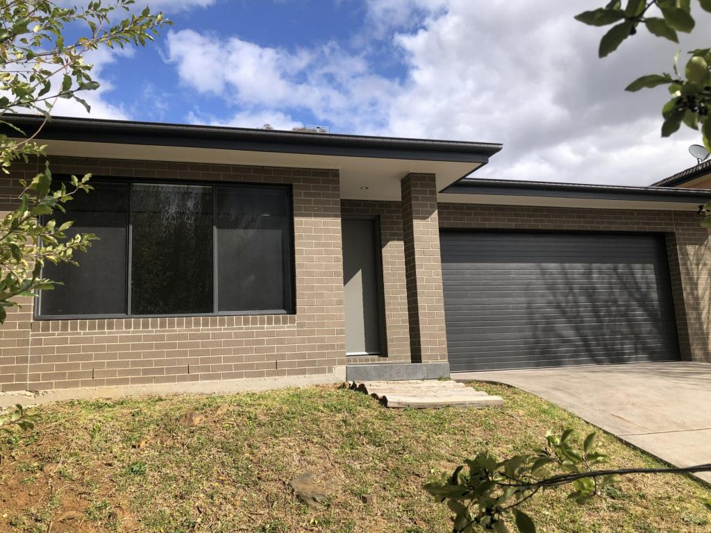 17 Thawa Cl, Bega, NSW 2550