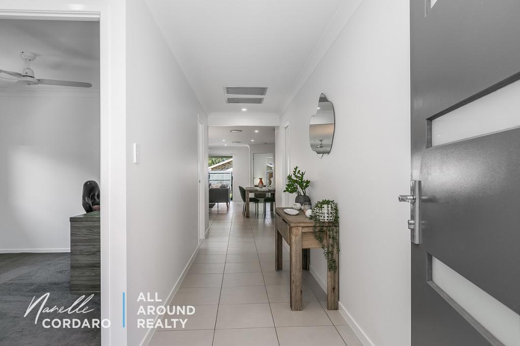 9 LITTLE CT, MORAYFIELD, QLD 4506