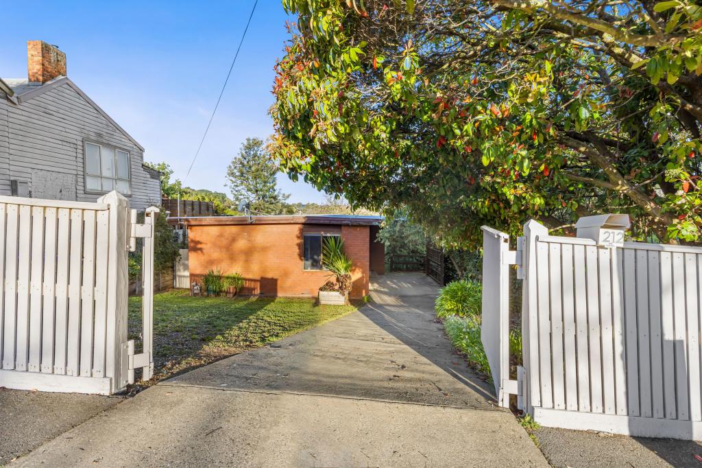 212 Ligar St, Soldiers Hill, VIC 3350