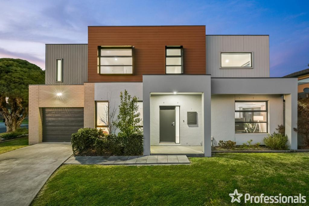 32 OAKES AVE, CLAYTON SOUTH, VIC 3169