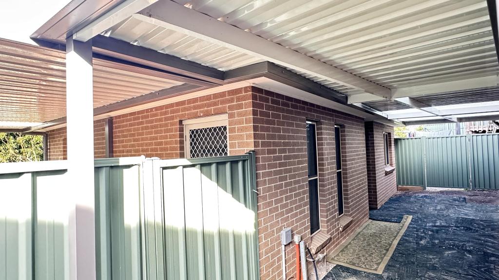 27A TROTWOOD AVE, AMBARVALE, NSW 2560