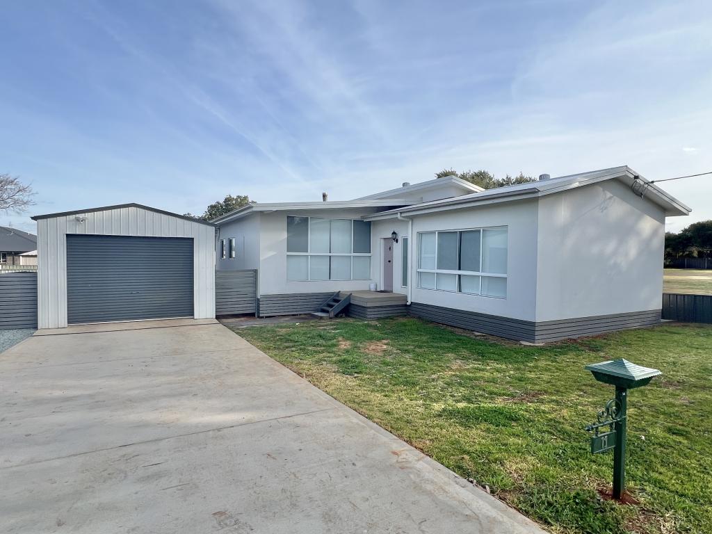 11 Scoble Pl, Parkes, NSW 2870