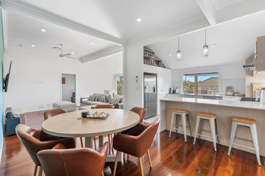 17 Allden Ave, Labrador, QLD 4215