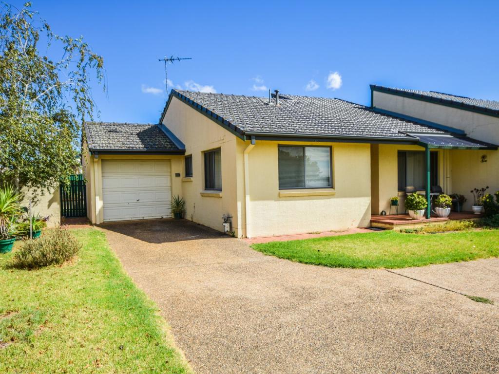 7/77 Thornhill St, Young, NSW 2594