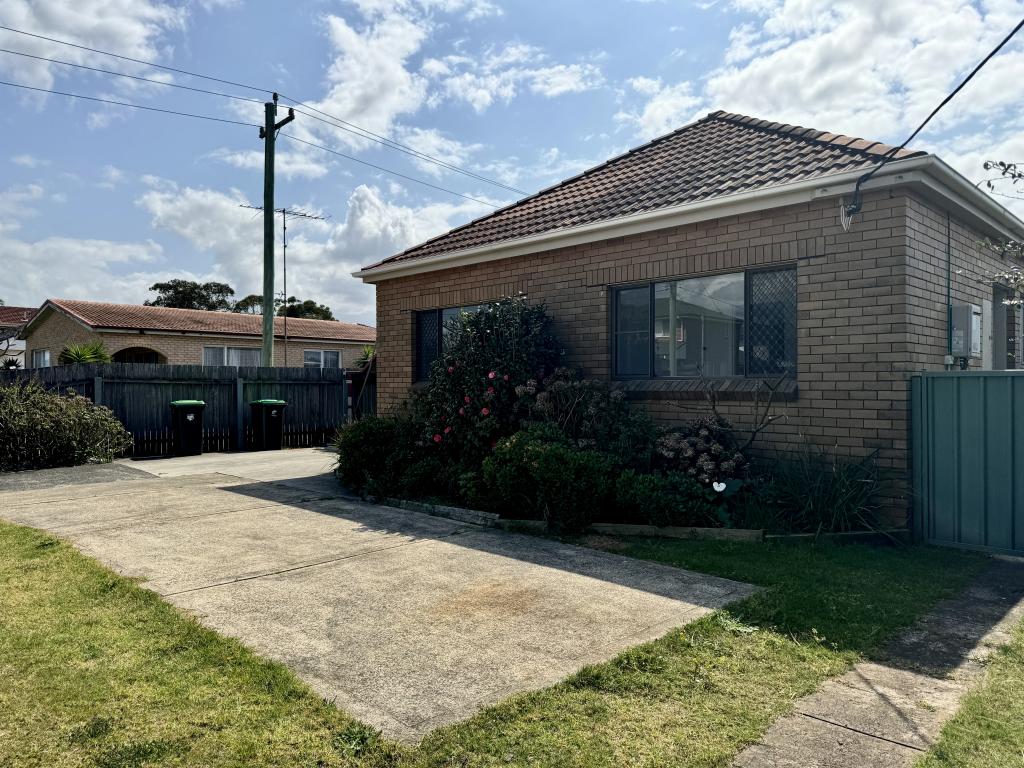 1/106 Pur Pur Ave, Lake Illawarra, NSW 2528