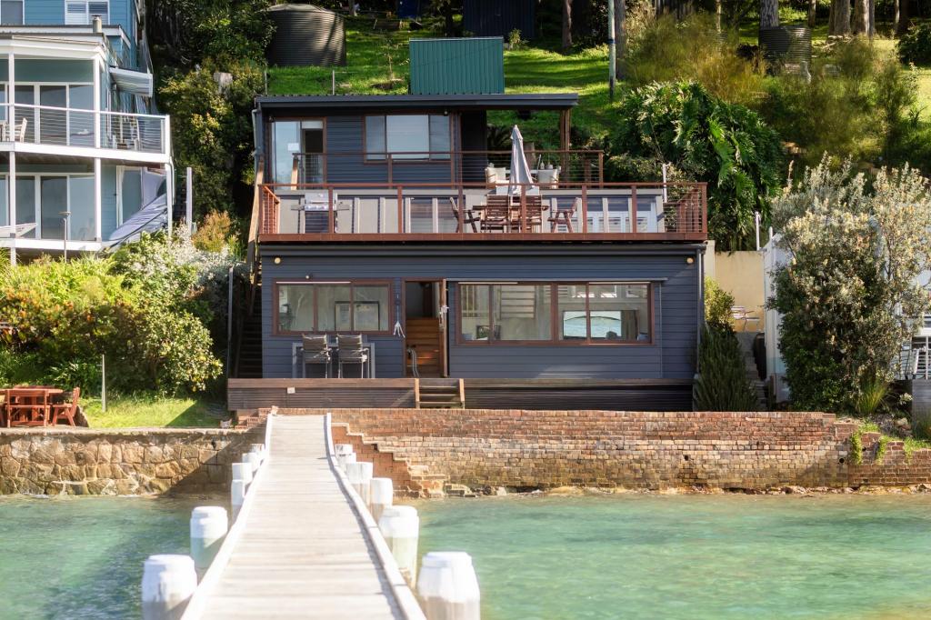 79 FLORENCE TCE, SCOTLAND ISLAND, NSW 2105