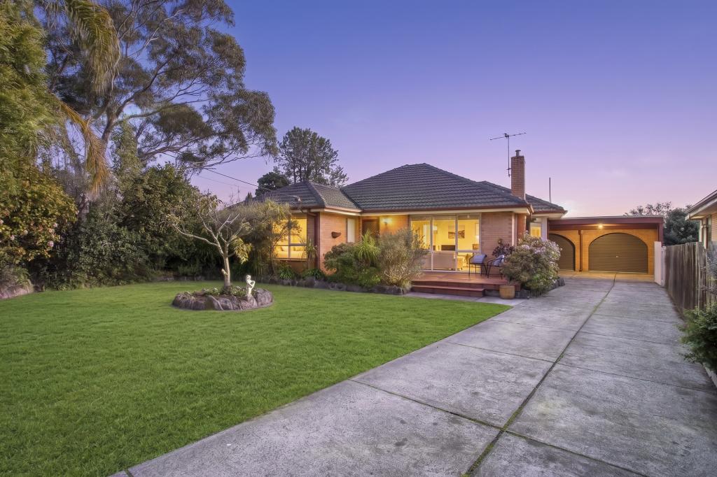 18 Victor Cres, Forest Hill, VIC 3131