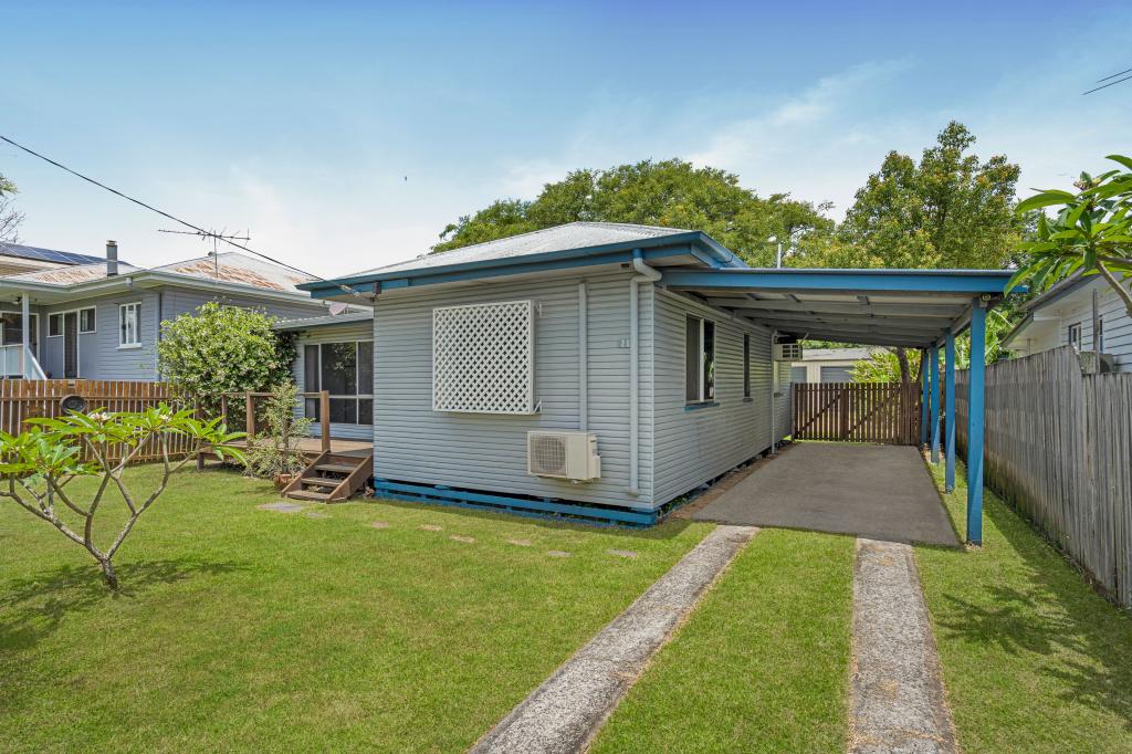 28 Videroni St, Bundamba, QLD 4304
