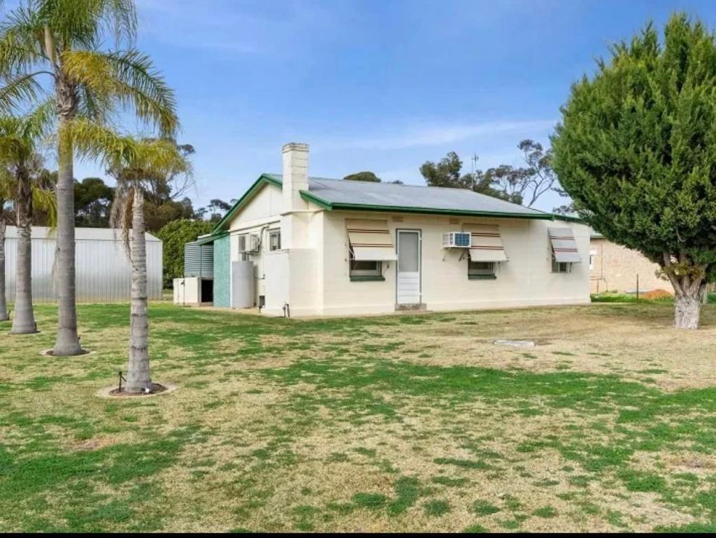 160 HOLDER TOP RD, HOLDER, SA 5330