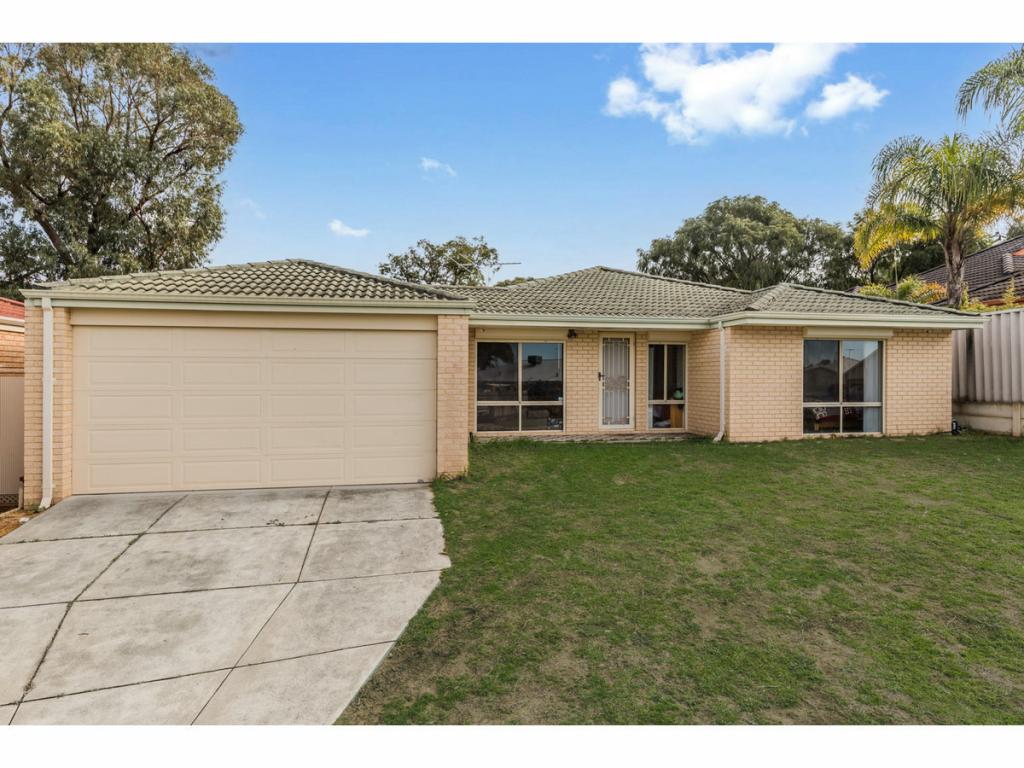 33 Oakfield Gdns, Parmelia, WA 6167