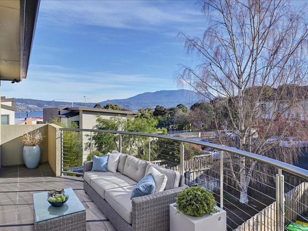 2/275 Clarence St, Howrah, TAS 7018