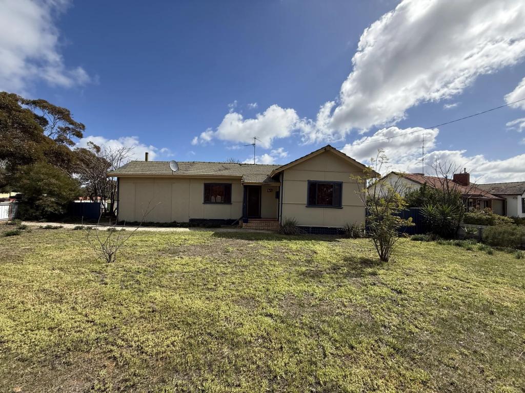 15 Aspland St, Merredin, WA 6415