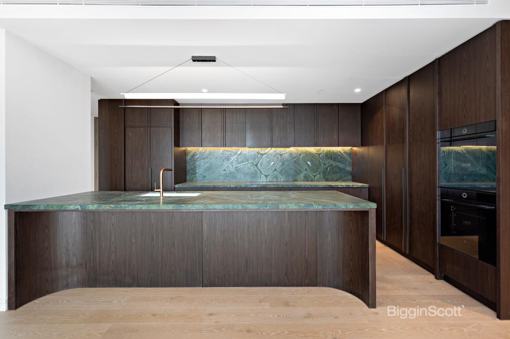 602/1 WILTSHIRE ST, RICHMOND, VIC 3121