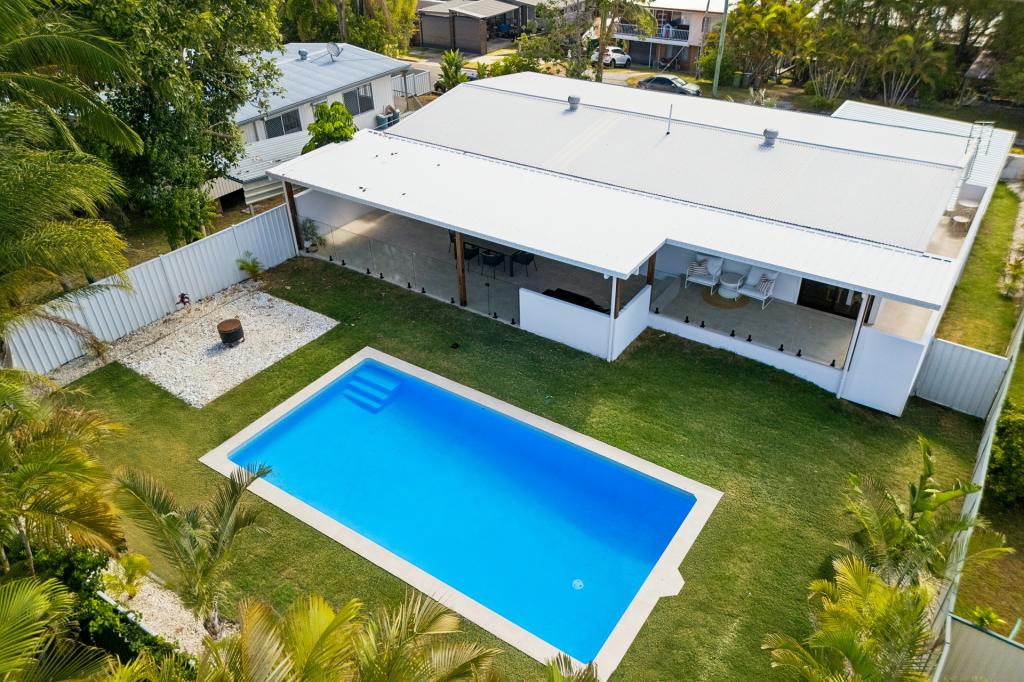17 Rodlan Pde, Labrador, QLD 4215